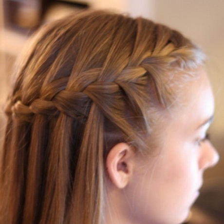 braid-hairstyles-for-girls-25 Zsinór frizurák lányoknak