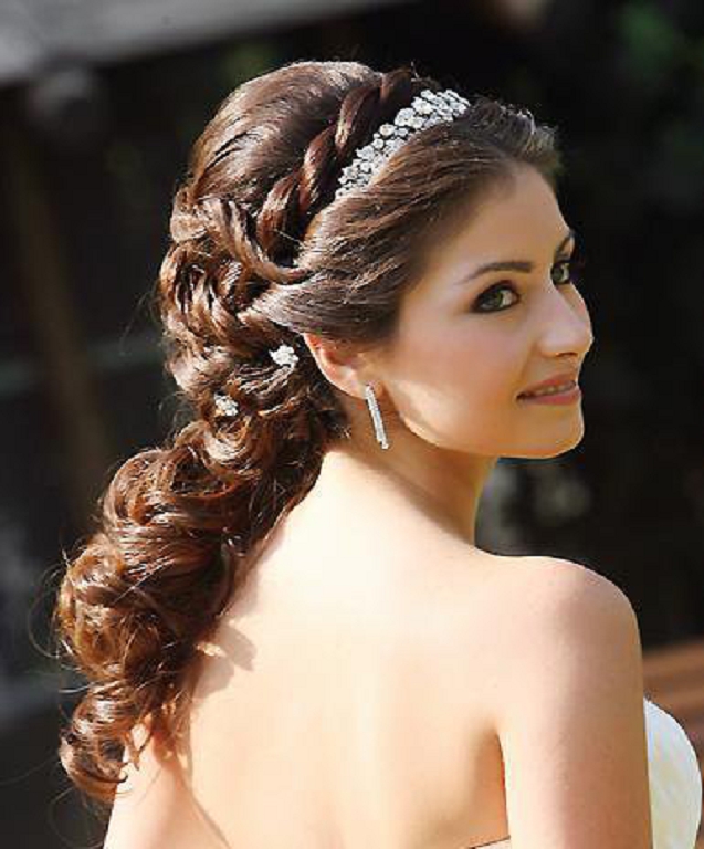 bridal-hairstyles-75-13 Menyasszonyi frizurák
