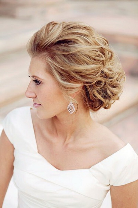 bridesmaid-hairstyles-short-hair-37_18 Koszorúslány frizurák rövid haj