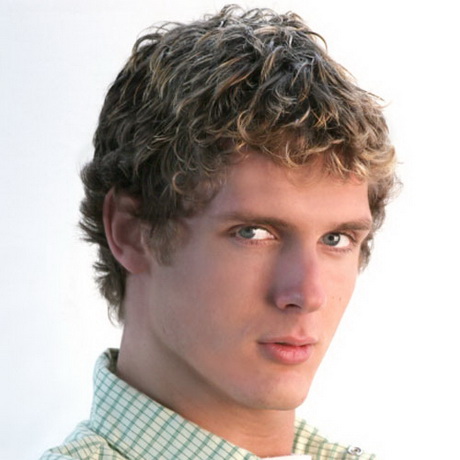 curly-hair-styles-for-men-63_5 Göndör frizurák férfiaknak