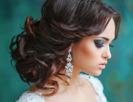 curly-hairstyles-for-weddings-53-10 Göndör frizurák esküvőkre