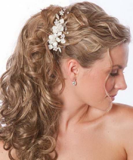 curly-hairstyles-for-weddings-53-7 Göndör frizurák esküvőkre