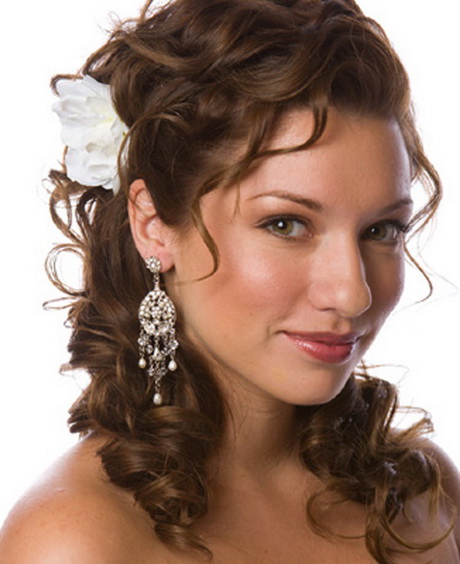 curly-hairstyles-for-weddings-53-8 Göndör frizurák esküvőkre