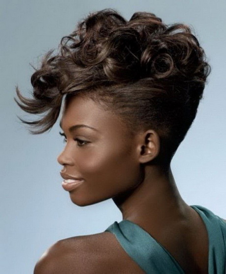 curly-mohawk-hairstyles-for-black-women-89_13 Göndör mohawk frizurák fekete nők számára