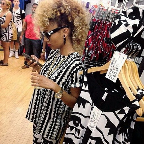 curly-mohawk-hairstyles-for-black-women-89_7 Göndör mohawk frizurák fekete nők számára