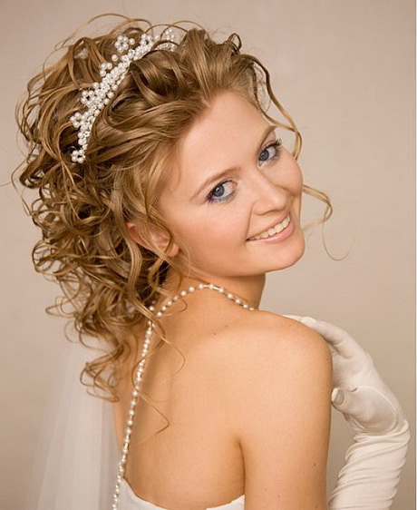 curly-wedding-hairstyles-for-long-hair-17_12 Göndör esküvői frizurák hosszú hajra
