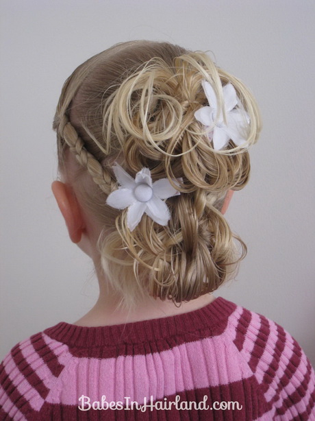 flower-girl-hairstyles-for-long-hair-17-3 Virág lány frizurák hosszú haj