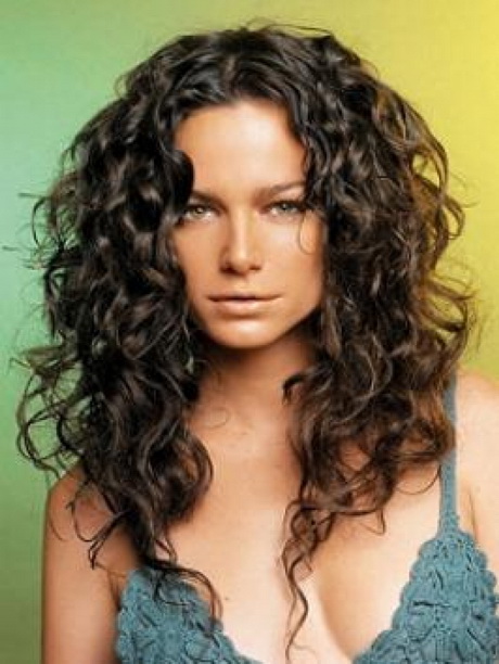 long-curly-hairstyles-women-40_13 Hosszú göndör frizurák nők