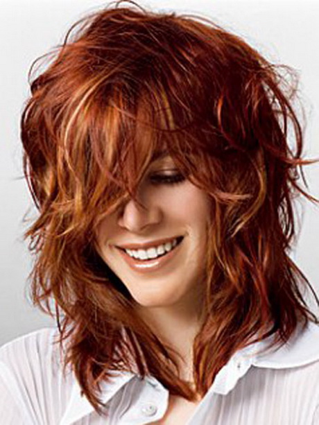 medium-layered-curly-hairstyles-71_13 Közepes rétegű göndör frizurák
