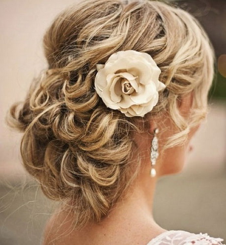 medium-length-wedding-hairstyles-59-6 Közepes hosszúságú esküvői frizurák