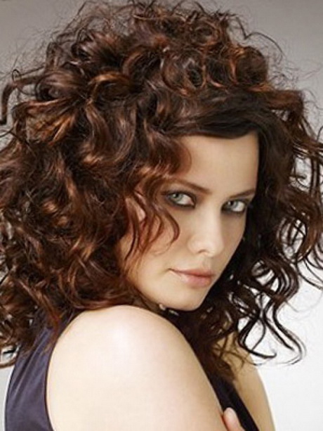 medium-natural-curly-hairstyles-03-15 Közepes természetes göndör frizurák