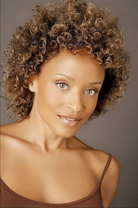 natural-curly-hairstyles-for-black-women-51-8 Természetes göndör frizurák fekete nők számára