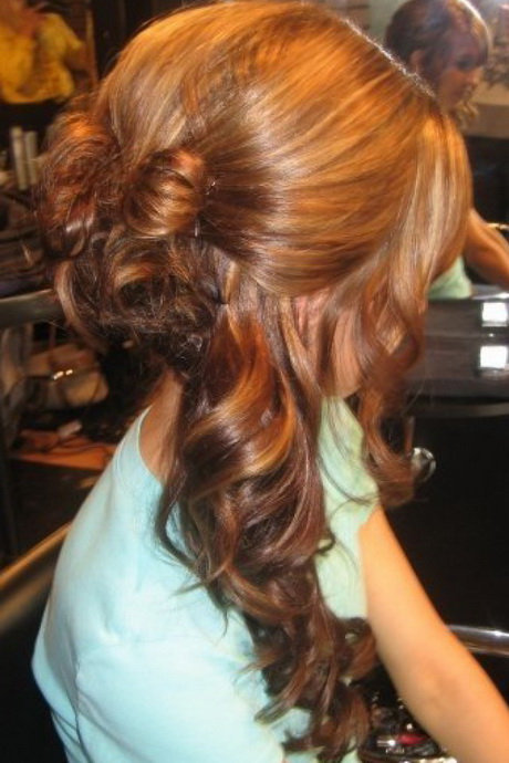 prom-hairstyles-for-long-hair-to-the-side-43_8 Prom frizurák hosszú haj oldalra