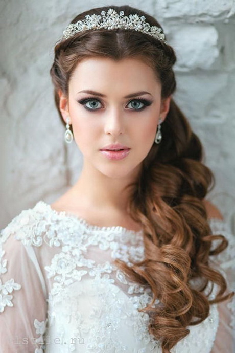 prom-hairstyles-for-round-faces-28-3 Prom frizurák kerek arcokhoz