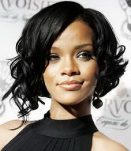 rihanna-short-curly-hairstyles-46-9 Rihanna rövid göndör frizurák