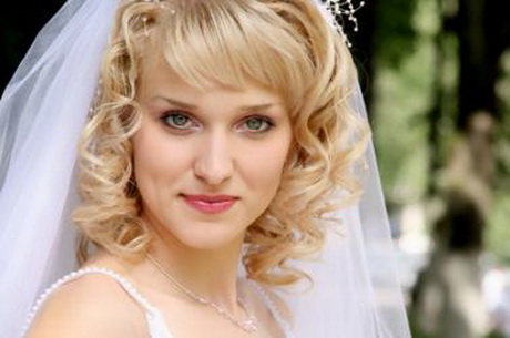 short-curly-hairstyles-for-weddings-92_15 Rövid göndör frizurák esküvőkre