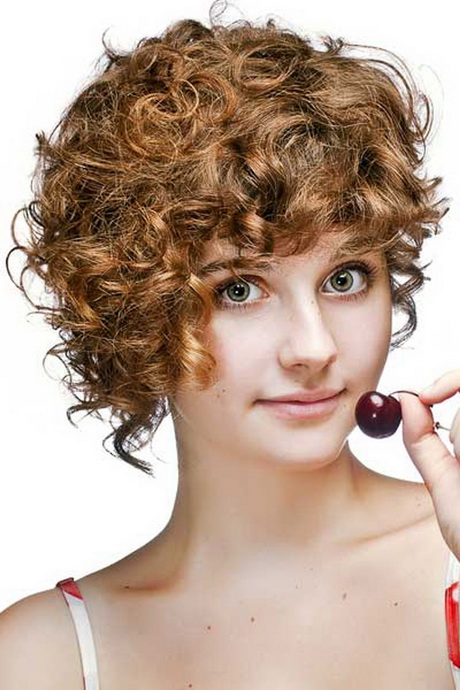 short-curly-hairstyles-for-women-with-naturally-curly-65_5 Rövid göndör frizurák természetes göndör nők számára