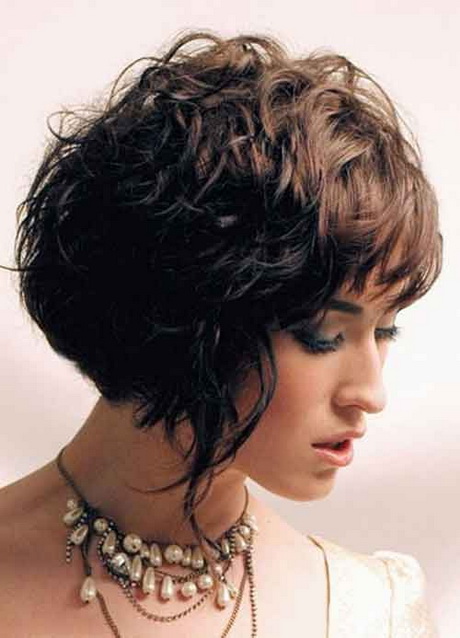 short-haircuts-for-curly-hair-women-37-2 Rövid hajvágás göndör hajú nők számára