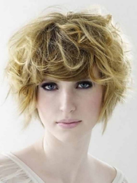 short-haircuts-for-women-with-wavy-hair-33-15 Rövid hajvágás hullámos hajú nők számára