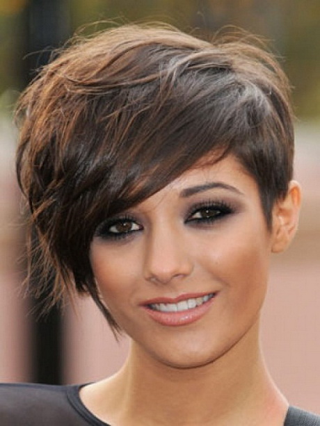 short-hairstyles-for-long-faces-women-02-15 Rövid frizurák a hosszú arcú nők számára