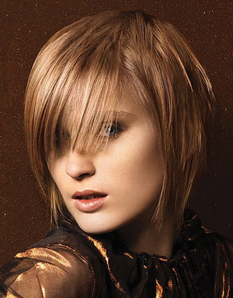 short-to-medium-haircuts-with-layers-93_18 Rövid vagy közepes hajvágás rétegekkel