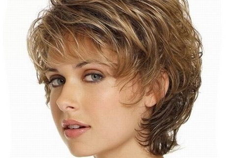 short-wavy-hairstyles-women-over-50-72_17 Rövid hullámos frizurák 50 év feletti nők
