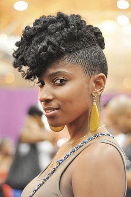 braided-mohawk-hairstyles-for-black-girls-93_10 Fonott mohawk frizurák fekete lányok számára