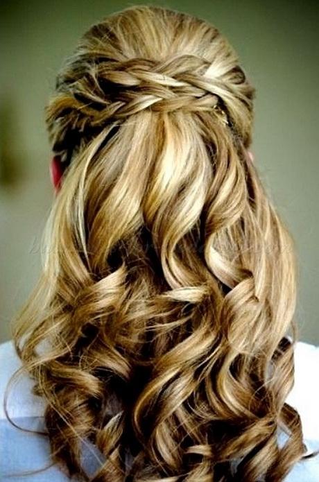 bridal-hairstyles-half-up-half-down-94_16 Menyasszonyi frizurák félig felfelé