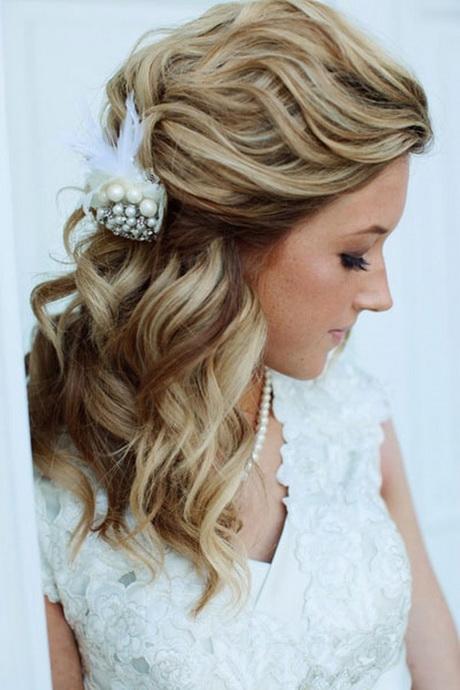 bridal-hairstyles-half-up-half-down-94_5 Menyasszonyi frizurák félig felfelé
