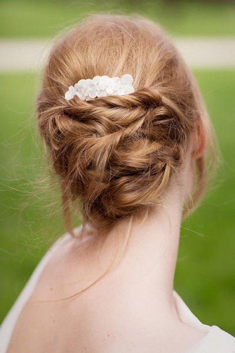 bridesmaid-updo-hairstyles-18_14 Koszorúslány frizura