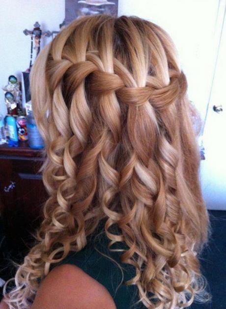 cute-braids-hairstyles-77_13 Aranyos zsinórra frizurák