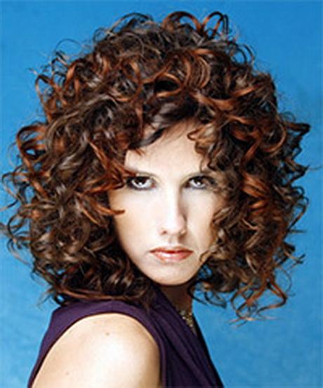great-curly-hairstyles-77_18 Nagy göndör frizurák