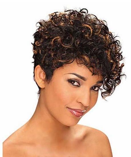 hairstyle-for-short-curly-hair-for-women-35_6 Frizura rövid göndör haj a nők számára