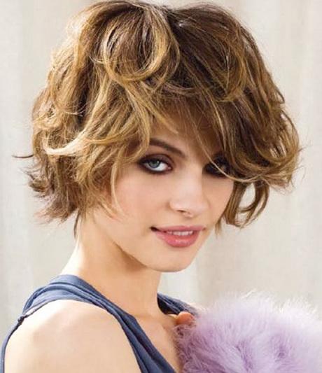 short-curly-hair-styles-for-women-54_10 Rövid göndör frizurák a nők számára