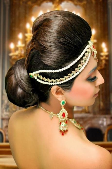 bridal-hairstyle-for-indian-wedding-78_17 Menyasszonyi frizura indiai esküvőre