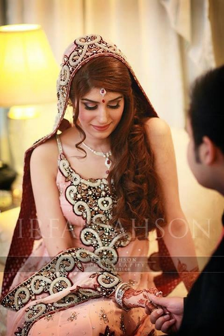 bridal-hairstyle-pakistani-30 Menyasszonyi frizura Pakisztáni
