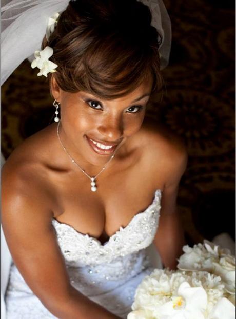 bridal-hairstyles-for-black-brides-18_6 Menyasszonyi frizurák fekete menyasszonyok számára