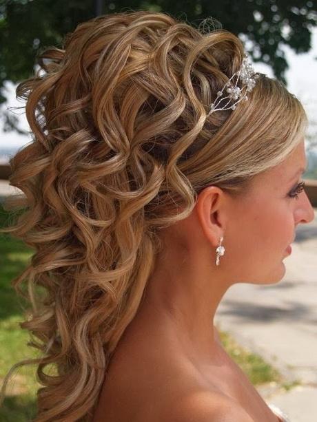 bridesmaid-wedding-hair-79_2 Koszorúslány esküvői haj