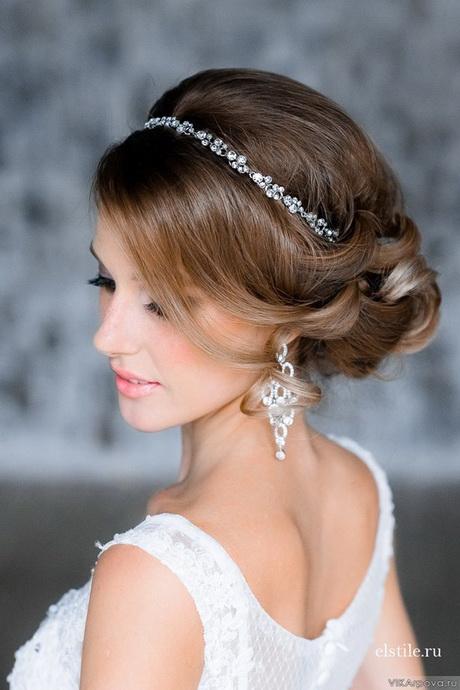 classic-bridal-hairstyles-77_10 Klasszikus menyasszonyi frizurák