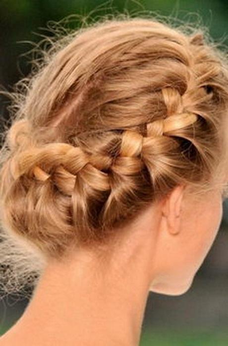 classic-bridal-hairstyles-77_11 Klasszikus menyasszonyi frizurák