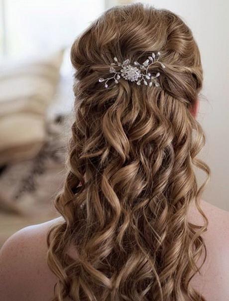 cute-hairstyles-for-a-wedding-51_3 Aranyos frizurák esküvőre