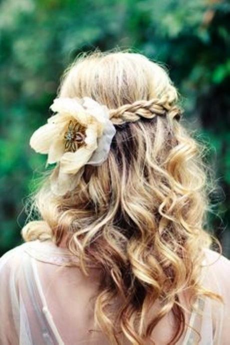 cute-hairstyles-for-a-wedding-51_9 Aranyos frizurák esküvőre