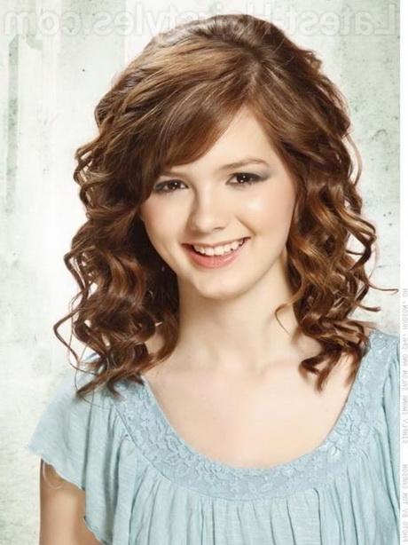 cute-hairstyles-for-medium-length-curly-hair-48_4 Aranyos frizurák közepes hosszúságú göndör hajra