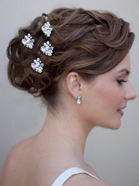 elegant-bridal-hairstyles-27_16 Elegáns menyasszonyi frizurák