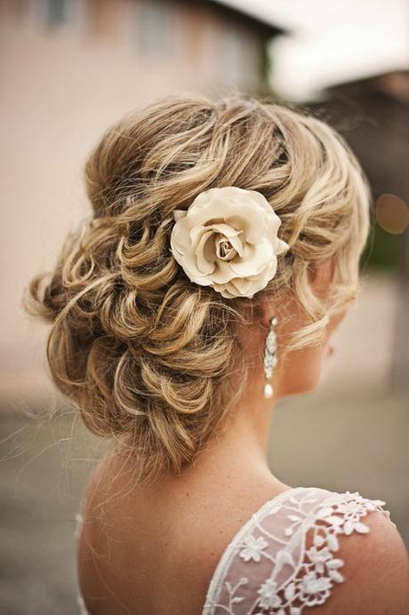 elegant-bridal-hairstyles-27_17 Elegáns menyasszonyi frizurák