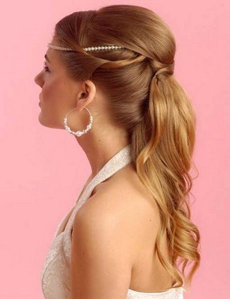 hairstyle-for-bridesmaid-long-hair-82_19 Frizura koszorúslány hosszú haj