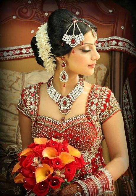 bridal-hairstyles-for-indian-weddings-29_6 Esküvői frizurák indiai esküvők számára