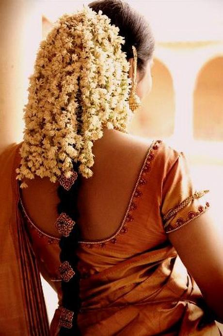 bridal-hairstyles-for-south-indian-wedding-54_17 Menyasszonyi frizurák dél-indiai esküvőre