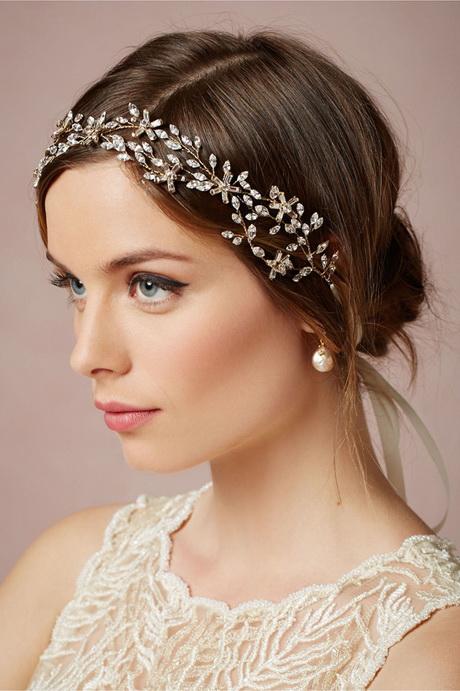 bridal-hairstyles-with-accessories-44_10 Menyasszonyi frizurák kiegészítőkkel