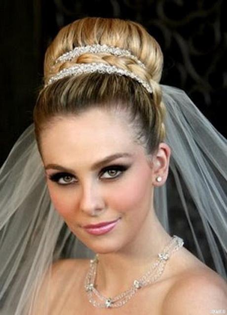 bridal-hairstyles-with-accessories-44_12 Menyasszonyi frizurák kiegészítőkkel